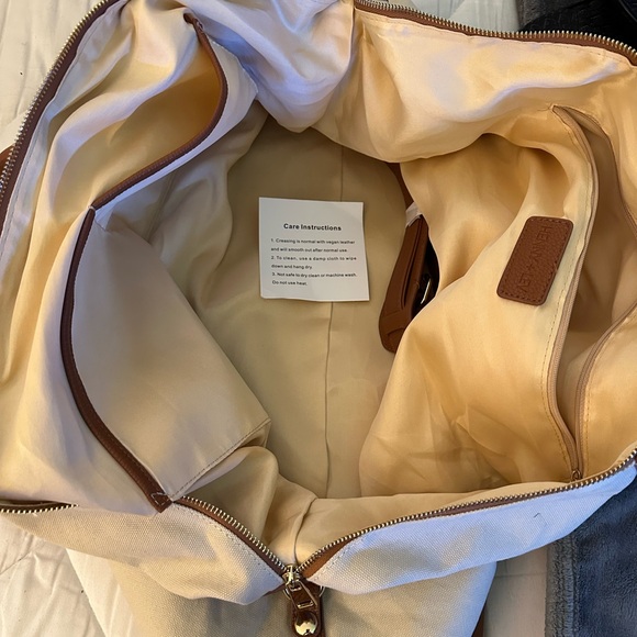 🆕 Canvas Weekender - Picture 9 of 9